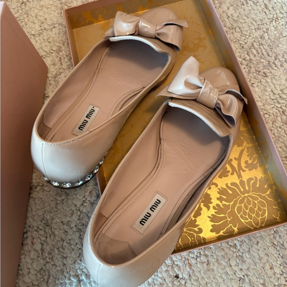 Miu Miu Beige Bow Embellished Flats